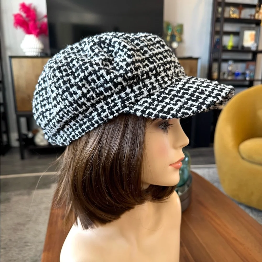 Stylish Black and White Tweed Cap